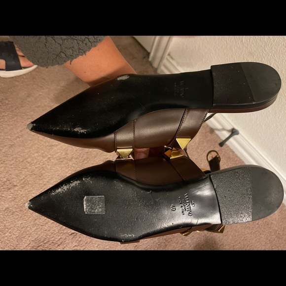 ROMAN STUD CALFSKIN BALLET - *open for reasonable negotiation* - Picture 5 of 8